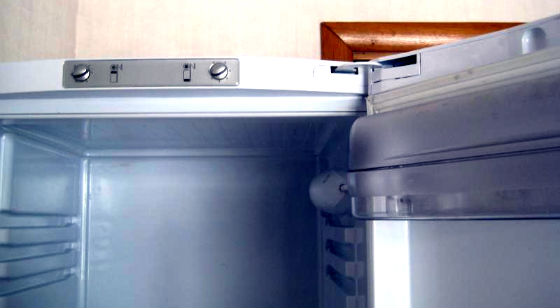 Перевесить двери холодильника в Жуковском | Вызов мастера по холодильникам на дом